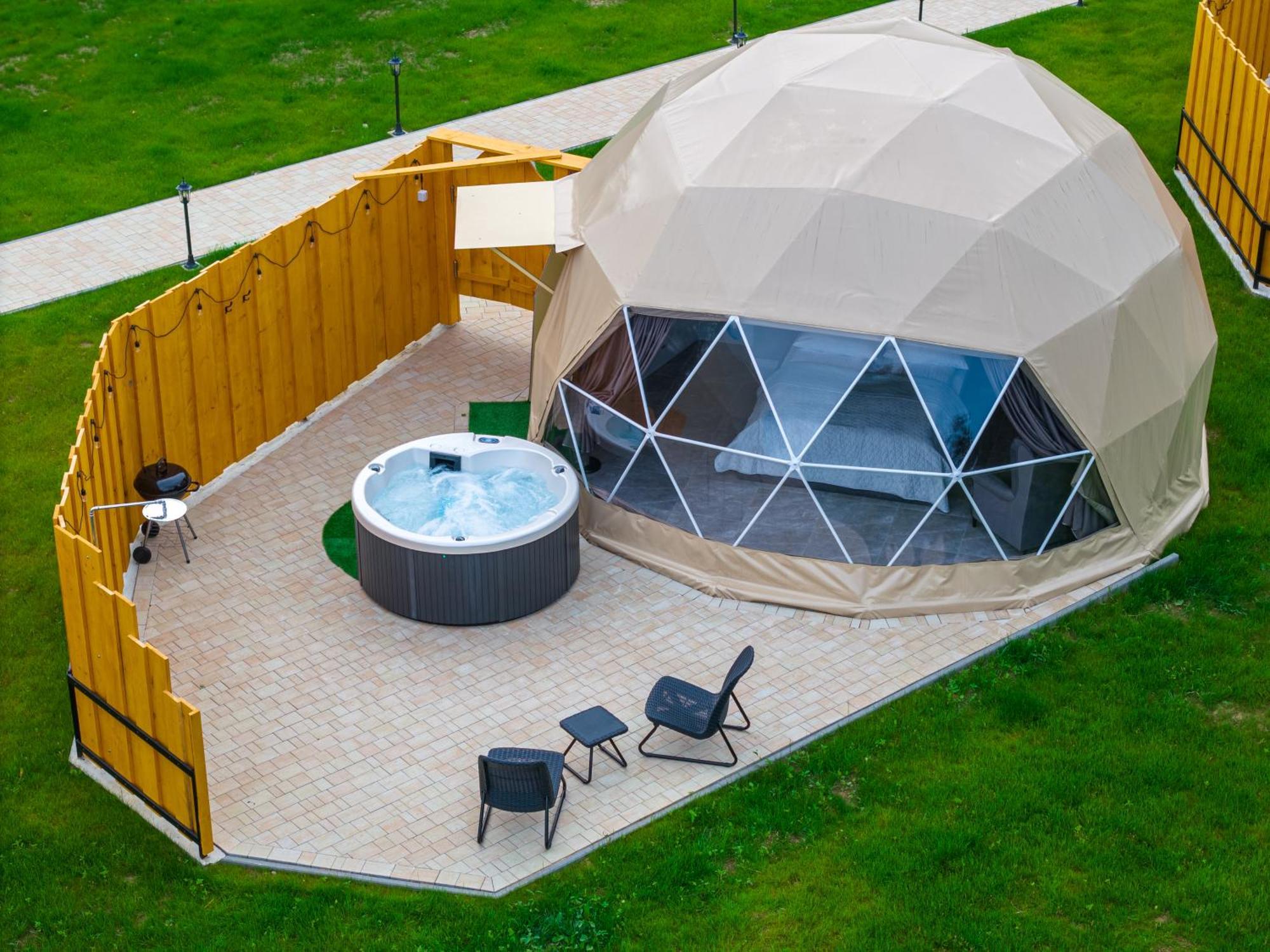 Diamond Glamp & Jacuzzi Luxuszelt