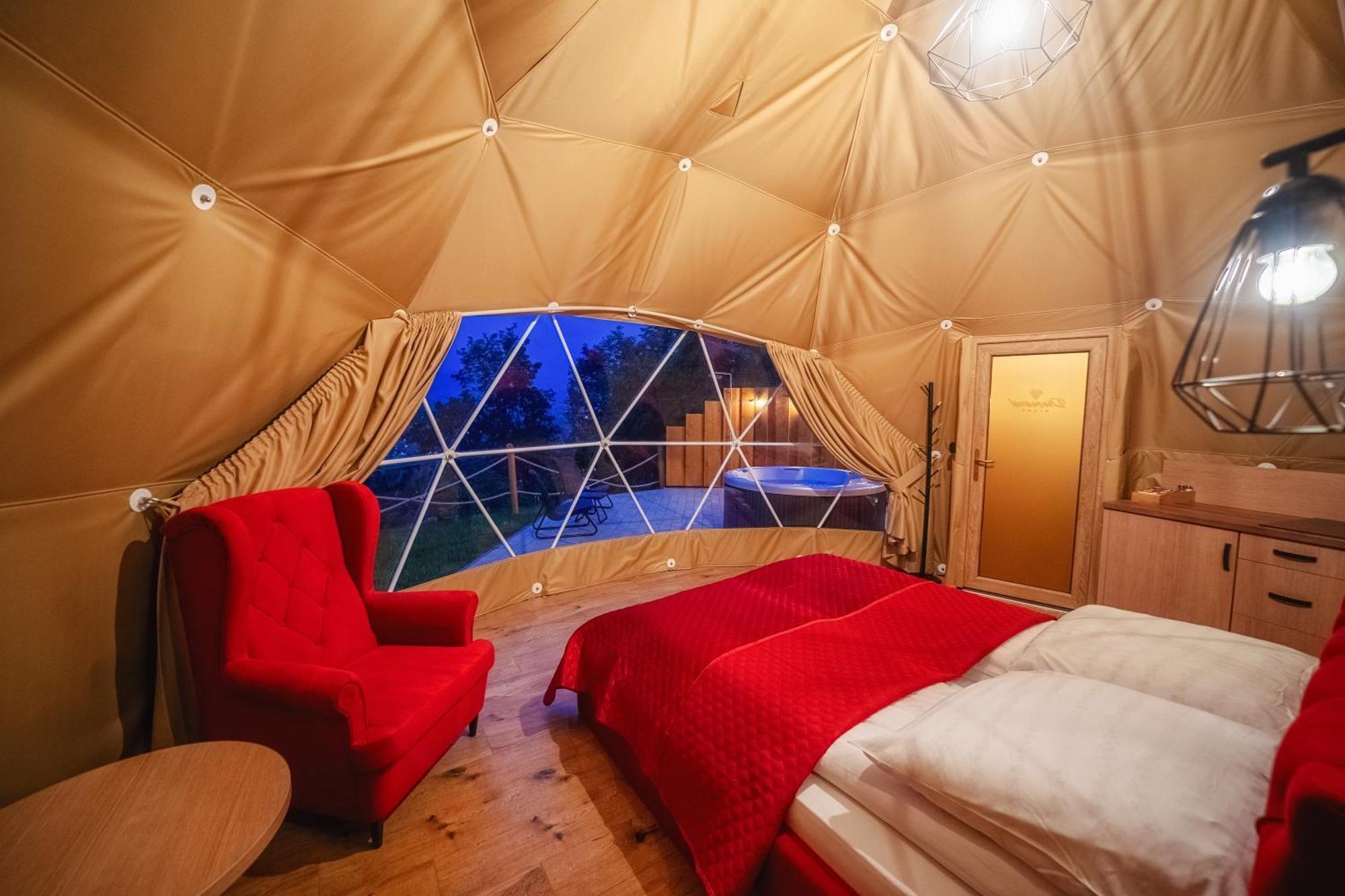 Diamond Glamp & Jacuzzi
