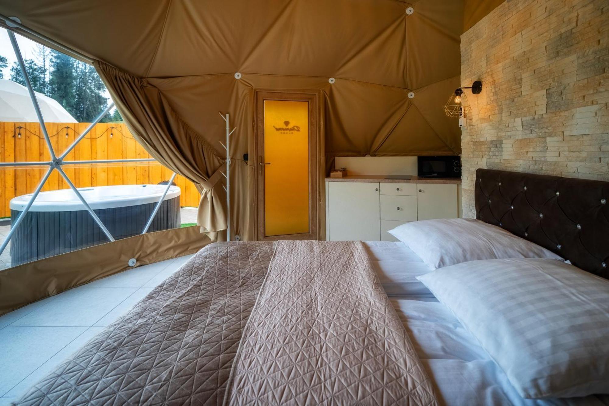 Diamond Glamp & Jacuzzi Luxuszelt *